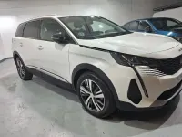 Usado Peugeot 5008 Allure 130 CV (95 kW) 2022 Blanco SUV