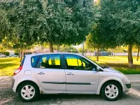 Usado Renault Scénic Dynamique 130 CV (95 kW) 2006 Gris / plata Monovolumen