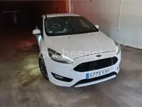 Usado Ford Focus ST-Line 125 CV (91 kW) 2017 Blanco Berlina