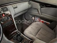 Usado Mercedes E280 193 CV (141 kW) 1996 Negro Familiar