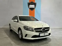 Usado Mercedes A180 109 CV (80 kW) 2018 Blanco Berlina