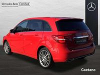 Usado Mercedes B200 136 CV (100 kW) 2018 Rojo Monovolumen
