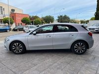 Usado Mercedes A180 116 CV (85 kW) 2022 Gris / plata Berlina