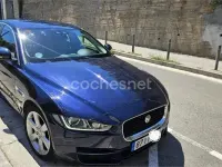 Usado Jaguar XE Portfolio 180 CV (132 kW) 2015 Azul Berlina