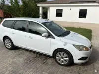 Usado Ford Focus Trend 90 CV (66 kW) 2010 Blanco Familiar