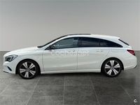 Usado Mercedes CLA180 Shooting Brake 122 CV (89 kW) 2017 Blanco Familiar