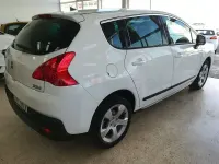 Usado Peugeot 3008 Style 115 CV (84 kW) 2013 Blanco Familiar
