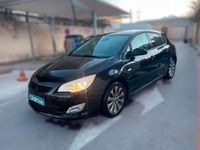 Usado Opel Astra Enjoy 101 CV (74 kW) 2011 Negro Utilitario