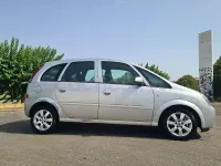 Usado Opel Meriva Cosmo 100 CV (73 kW) 2006 Gris / plata Monovolumen