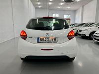 Usado Peugeot 208 Style 75 CV (55 kW) 2017 Blanco Utilitario