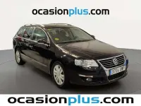 Usado VW Passat Highline 140 CV (102 kW) 2010 Negro Familiar