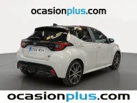 Usado Toyota Yaris Plus 131 CV (96 kW) 2024 Gris Utilitario