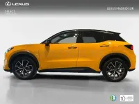 Usado Lexus LBX 136 CV (100 kW) 2024 Amarillo SUV