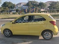 Usado Ford Ka Plus Ultimate 85 CV (62 kW) 2017 Amarillo Utilitario