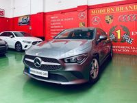 Usado Mercedes CLA200 Shooting Brake 150 CV (110 kW) 2021 Gris / plata Familiar