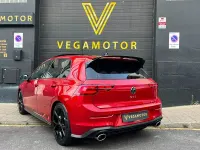 Usado VW Golf VIII GTI Clubsport 301 CV (221 kW) 2022 Granate Berlina