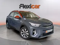 Usado Kia Stonic 101 CV (74 kW) 2021 Gris SUV