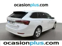 Usado Skoda Octavia Ambition 110 CV (80 kW) 2022 Blanco Familiar