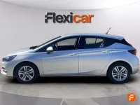 Usado Opel Astra 110 CV (80 kW) 2020 Azul Berlina