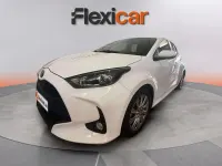 Usado Toyota Yaris Hybrid Active 116 CV (85 kW) 2023 Blanco Berlina