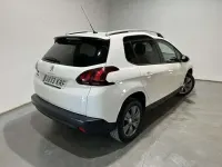 Usado Peugeot 2008 Style 82 CV (60 kW) 2018 Blanco SUV