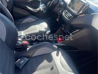 Usado Peugeot 2008 Allure 100 CV (73 kW) 2016 Blanco SUV