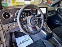 Usado Toyota Yaris 276 CV (202 kW) 2024 Gris / plata Berlina