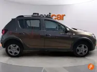 Usado Dacia Sandero Comfort 90 CV (66 kW) 2020 Verde