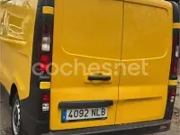 Usado Renault Trafic LIMITED 120 CV (88 kW) 2019 Amarillo Monovolumen