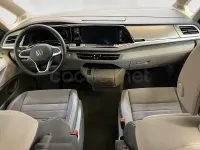 Usado VW Multivan Life 150 CV (110 kW) 2025 Rojo Monovolumen