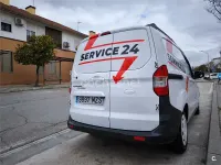 Usado Ford Tourneo Courier Trend 95 CV (69 kW) 2017 Blanco Monovolumen