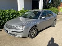Usado Ford Mondeo Futura 130 CV (95 kW) 2006 Gris / plata Berlina