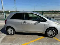Usado Toyota Yaris 90 CV (66 kW) 2007 Gris / plata Utilitario