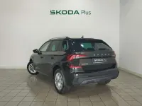 Usado Skoda Kamiq Selection 116 CV (85 kW) 2025 Negro SUV