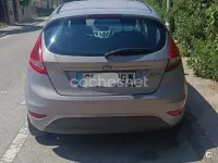 Usado Ford Fiesta Trend 68 CV (50 kW) 2011 Blanco Berlina