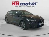 Usado Ford Focus ST-Line 125 CV (91 kW) 2023 Negro Utilitario
