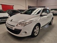 Usado Renault Mégane Dynamique 110 CV (80 kW) 2011 Blanco Berlina