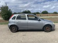 Usado Opel Corsa Club 75 CV (55 kW) 2004 Gris / plata Utilitario