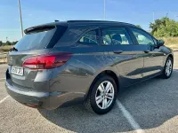 Usado Opel Astra Excellence 136 CV (100 kW) 2016 Negro Familiar