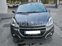Usado Peugeot 208 Signature Sky 82 CV (60 kW) 2019 Gris / plata Utilitario
