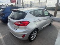 Usado Ford Fiesta Trend 75 CV (55 kW) 2021 Gris Utilitario