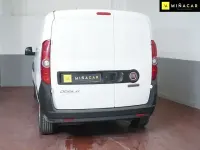 Usado Fiat Doblò 95 CV (69 kW) 2021 Blanco Monovolumen