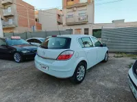 Usado Opel Astra Elegance 99 CV (72 kW) 2005 Blanco Utilitario