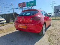 Usado Opel Astra Selective 125 CV (91 kW) 2015 Rojo Berlina