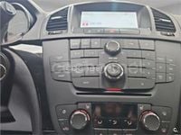 Usado Opel Insignia Sport 160 HP (117 kW) 2012 Branco Sedan