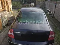 Usado VW Passat Advance 130 CV (95 kW) 2004 Negro Berlina