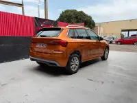 Usado Skoda Kamiq Ambition 90 CV (66 kW) 2022 Naranja SUV