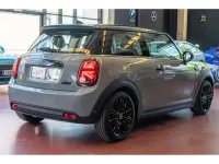 Usado Mini Cooper SE 135 kW (184 CV) 2022 Gris Utilitario