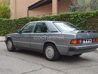 Usado Mercedes 190 126 CV (92 kW) 1988 Gris / plata Berlina