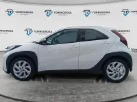 Usado Toyota Aygo X Play 72 CV (52 kW) 2023 Blanco SUV